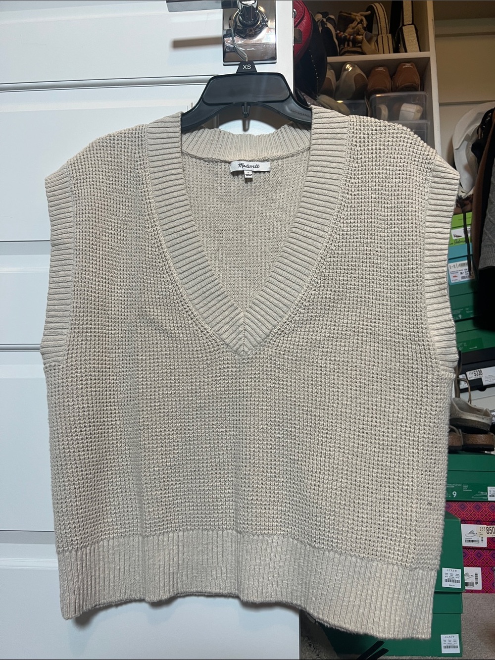 Madewell Women’s Sleeveless V-Neck Knit Vest in Light Beige
